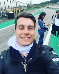 Conheça o caso de Tom Ogle, o inventor que, em 1977, fez um carburador  capaz de fazer um carro rodar 160km com 5 litros de gasolina e fui  “suicidado” montagem e imagens :