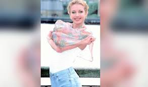 Параметры и габариты волочковой не подходят под обычные стандарты, для сейчас балерине 40 лет (день рождения 20 января 1976 года), ее примерный вес 55 кг, рост 171 сантиметр. Anastasiya Volochkova Biografiya Foto Lichnaya Zhizn Muzh I Deti Skandaly Rost I Ves 2021