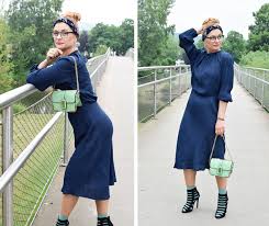 Nächste wir wollen einen schutzanzug für meinen schatzkammer suchen! Das Perfekte Kleid Ist Von H M Dunkelblaues Midikleid Mit Langen Armeln Outfit Die Edelfabrik Der U40 Blog Fur Mode Beauty Reise Und Lifestyle Fur Frauen Ab 30 Und Ab 40