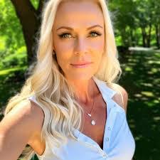 Avery Kessler's Instagram, Twitter & Facebook