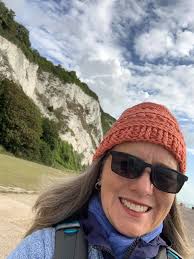 At White Cliffs of Dover... made the hat with wool 🧶 I bought in  Edinburgh, Scotland 🏴󠁧󠁢󠁳󠁣󠁴󠁿