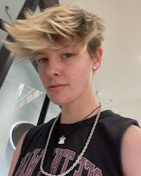 Alyssa DeBolt 🏳️‍🌈