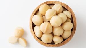 are raw macadamia nuts good to eat