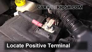 Wie, um die batterie auf einem fiat 500 zu ersetzen. How To Jumpstart A 2014 2019 Fiat 500l 2014 Fiat 500l 1 4l 4 Cyl Turbo