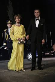 Discursul principesei margareta la 150 de ani de la înfiinţarea senatului româniei regele mihai la maranata arad interviu cu principesa margareta a româniei şi principele radu (@tvr1) despre regele mihai i, la ora regelui cu familia regală, de crăciun la săvârșin portret regal. Principesa Mostenitoare Margareta Si Principele Radu Atena 18 Septembrie 2014 Familia RegalÄ A Romaniei Royal Family Of Romania