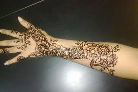 Aceh Ukir Inai Ukiran Khas Aceh Pada Tangan Atau Kaki Biasanya Ukir Inai Ini Dilakukan Pada Pengantin Baru Yang Akan Melangsungkan Rese Pengantin Inai Kaki