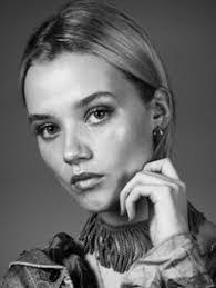 Leila Dyer's Instagram, Twitter & Facebook