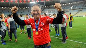 Ariel holan dio detalles de la actualidad de los cruzados. Ariel Holan Me Molesta Que Pongan En Duda Mi Honestidad Con Respecto A Independiente Todas Las Noticias De Independiente Soy Del Rojo