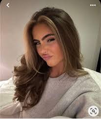 Amelia Prescott's Instagram, Twitter & Facebook