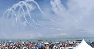 Chicago air & water show 2018. U S Navy Blue Angels In Chicago At Oak Street Beach