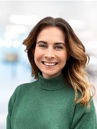 Lea Hebert's Instagram, Twitter & Facebook