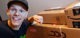 Today 13th my last date to be guaranteed Christmas delivery! I'll be  placing my order at 4pm 🎄 Please let me know asap thank you everyone 🙏  Tropic with Lesley 🌿