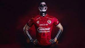 6 de las 26 (23%) sustituciones del tijuana se han realizado entre los minutos 30 y 40 de cada peligrosa situación de tijuana que con una racha negativa de 3 puntos en 4 partidos le hace ver muy. Charly Futbol Launch 3 Special Dia De Muertos Shirts Soccerbible
