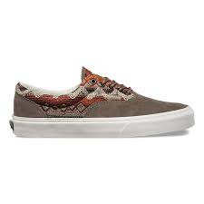 Complete with elastic cutouts for an easy on/off, a cushioned footbed, and finished with a textured rubber sole. Suede Knit Era Dx Shop Shoes At Vans