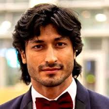 He was offered to play the role of salman khan's younger brother in sooraj barjatya's prem ratan dhan payo (2015), but because of his date issues, he wasn't. Vidyut Jamwal Age Bio Faces And Birthday