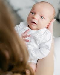 Sweet sweet Anderson. The most alert and calm baby I've met! 🖤🤍🖤 Thanks  for letting me into your home @juli.hux