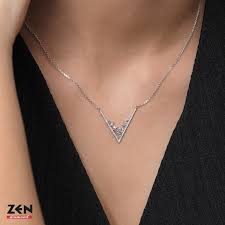 Yalin Ve Zarif Kolye Tasarimlari Zen Pirlanta Magazalari Ve Www Zenpirlanta Com Da Urunkodu 3000737769 Zenpirlanta Zen Necklace Diamond Necklace Jewelry