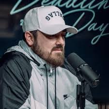 Julio Riggs's Instagram, Twitter & Facebook