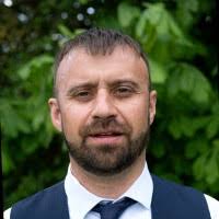 60+ "Luddy" profiles