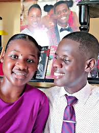 Manman Sonson skyson ti nene TV Fan's %