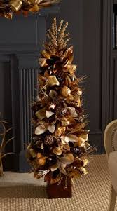 Beautiful christmas decoration and christmas ornaments to help you create your magical christmas. 100 Christmas Trees Decor Bronze Copper Chocolate Red Silver Ideas Christmas Metallic Christmas Christmas Decorations