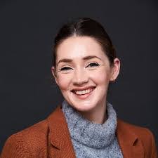 Dee Scully's Instagram, Twitter & Facebook