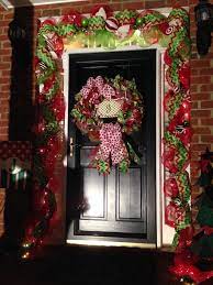 Christmas Mesh Garland Around Front Door By Tjordans Decoracao De Natal Festa De Natal Natal