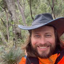 Lee Tasker's Instagram, Twitter & Facebook