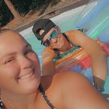 Amber Lehr's Instagram, Twitter & Facebook