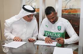 شاركت الأميرة سارة بنت مشهور بن عبد العزيز، زوجة ولي العهد السعودي، في فعالية ليالي المشراق الثقافية الأربعاء، والتي احتضنها ولم تظهر الأميرة سارة كالعادة في أية صور أو فيديوهات، وهو قرار سبق وأعاده الأمير محمد بن سلمان، خلال زيارته فرنسا في أبريل/نيسان. Ø§Ù„Ù†Ø§Ø¯ÙŠ Ø§Ù„Ø£Ù‡Ù„ÙŠ Ø§Ù„Ø³Ø¹ÙˆØ¯ÙŠ On Twitter ØµÙˆØ± Ù…Ù† ØªÙˆÙ‚ÙŠØ¹ Ø§Ù„Ù„Ø§Ø¹Ø¨ Ù…Ø­Ù…Ø¯ Ø§Ù„Ø¹ÙˆÙŠØ³ Ù…Ø¹ Ø±Ø¦ÙŠØ³ Ø§Ù„Ù†Ø§Ø¯ÙŠ Ø£ Ø­Ù…Ø¯ Ø§Ù„Ù…Ø±Ø²ÙˆÙ‚ÙŠ Ø¨Ø­Ø¶ÙˆØ± Ù…Ø­Ø§Ù…ÙŠ Ø§Ù„Ù†Ø§Ø¯ÙŠ Ø£ ÙˆÙ„ÙŠØ¯ Ø¹Ø¨Ø¯Ø§Ù„Ø±Ø²Ø§Ù‚ Ù…Ø¹Ø§Ø° ÙˆÙ…Ø¯ÙŠØ± Ø§Ù„Ø¥Ø­ØªØ±Ø§Ù Ø£ Ø£Ø­Ù…Ø¯ Ø¨Ø§Ù…Ø¹ÙˆØ¶Ù‡ Https T Co Vtfzdtxky7