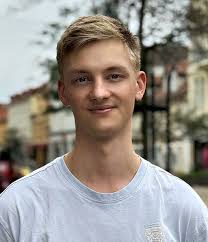 Allen Widrigkeiten zum Trotz: Junger Mann wird Pflegefachkraft in Stendal,  weil er Menschen helfen will