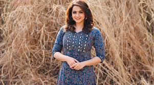 Bhavana receives warm welcome from celebrities as her comeback Malayalam  film Ntikkakkakkoru Premandaarnnu releases on Friday | Malayalam News - The  Indian Express