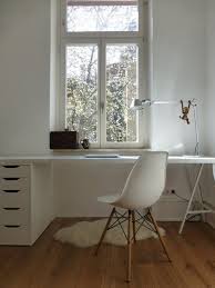 Ordentlicher Weisser Schreibtisch Am Fenster Haus Deko Schreibtisch Weiss Zimmer