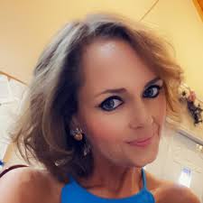 Lori Wilhoit's Instagram, Twitter & Facebook