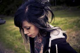 Leave the roots dark and dye the lower hair a cream shade of blonde for an ideal blonde black girl. Itt Girls With Dimple Piercings Blonde Underneath Hair Styles Black Hair With Blonde Underneath