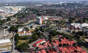 Hambatan terhadap keterlaksanaan agenda pembangunan lestari di malaysia menuntut agar isu ini dikupas dari pelbagai aspek untuk merungkai persoalan tersebut termasuk perspektif nilai. Pelbagai Langkah Perlu Diatur Capai Pembangunan Lestari