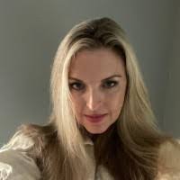 Jeanne Beyer's Instagram, Twitter & Facebook