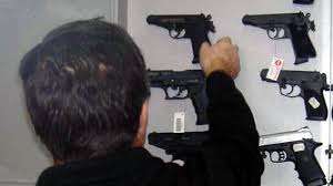 Reguli Mai Flexibile Pentru Deținerea Unei Arme Letale Anul Acesta 84 De Băcăuani și Au Luat Permis De Port Armă Ziarul De Bacău