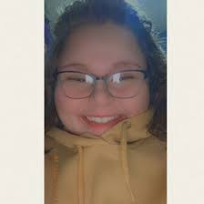 Alexis Logsdon's Instagram, Twitter & Facebook