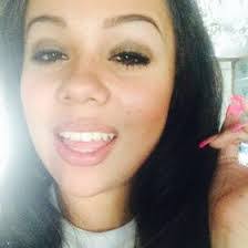 Glenda Robles's Instagram, Twitter & Facebook