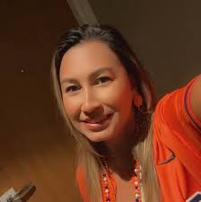 Are hiking poles needed for hiking Devils Bridge in Sedona?