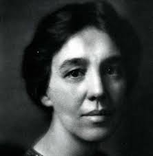 Marian Bell's Instagram, Twitter & Facebook