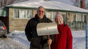 After Bo Pelouse's bankruptcy, an ex-client received a cheque for $6.50