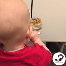 Studien zu folge ist das nächtliche stillen sogar weniger schädlich, als die gabe von flaschen oder schnullern. Zahneputzen Bei Baby Und Kind So Gelingt S