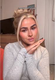 Quick and Easy Messy Bun Hairstyle Tutorial