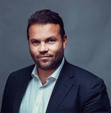 Daniel Bachelier's Instagram, Twitter & Facebook