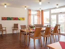 Das kardinal könig haus verhilft erwachsenen zu gelungenem lernen: Caritasverband Fur Die Stadt Koln E V Caritas Altenzentrum Kardinal Frings Haus