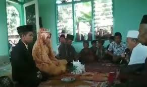 Kehilangan kedua orang tua saat umur masih 17 tahun, itu adalah sesuatu yang membuat semangat hidup mati. Selama Pandemi 148 Siswa Sma Di Ntb Putuskan Menikah Bagian 1