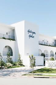 Halcyon House 20 Minutes North Of Byron S Centre At Cabarita Beach You Ll Find Halcyon House And Trust Us You Wo Halcyon House Hotel Exterior Halycon House