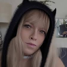 Nikki Jarvis's Instagram, Twitter & Facebook